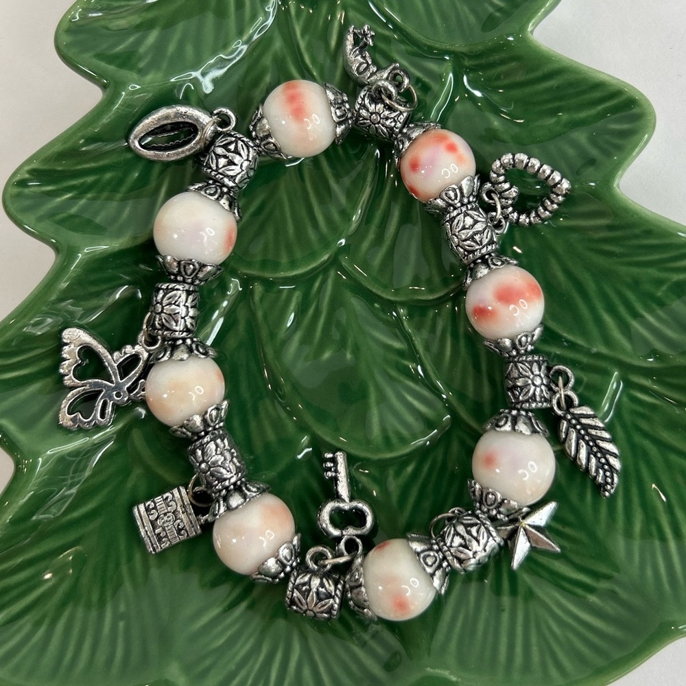 Stretch charm bracelet. Preloved.